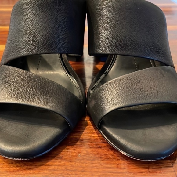 Gianni Bini ladies heels, size 7 leather - Picture 4 of 8